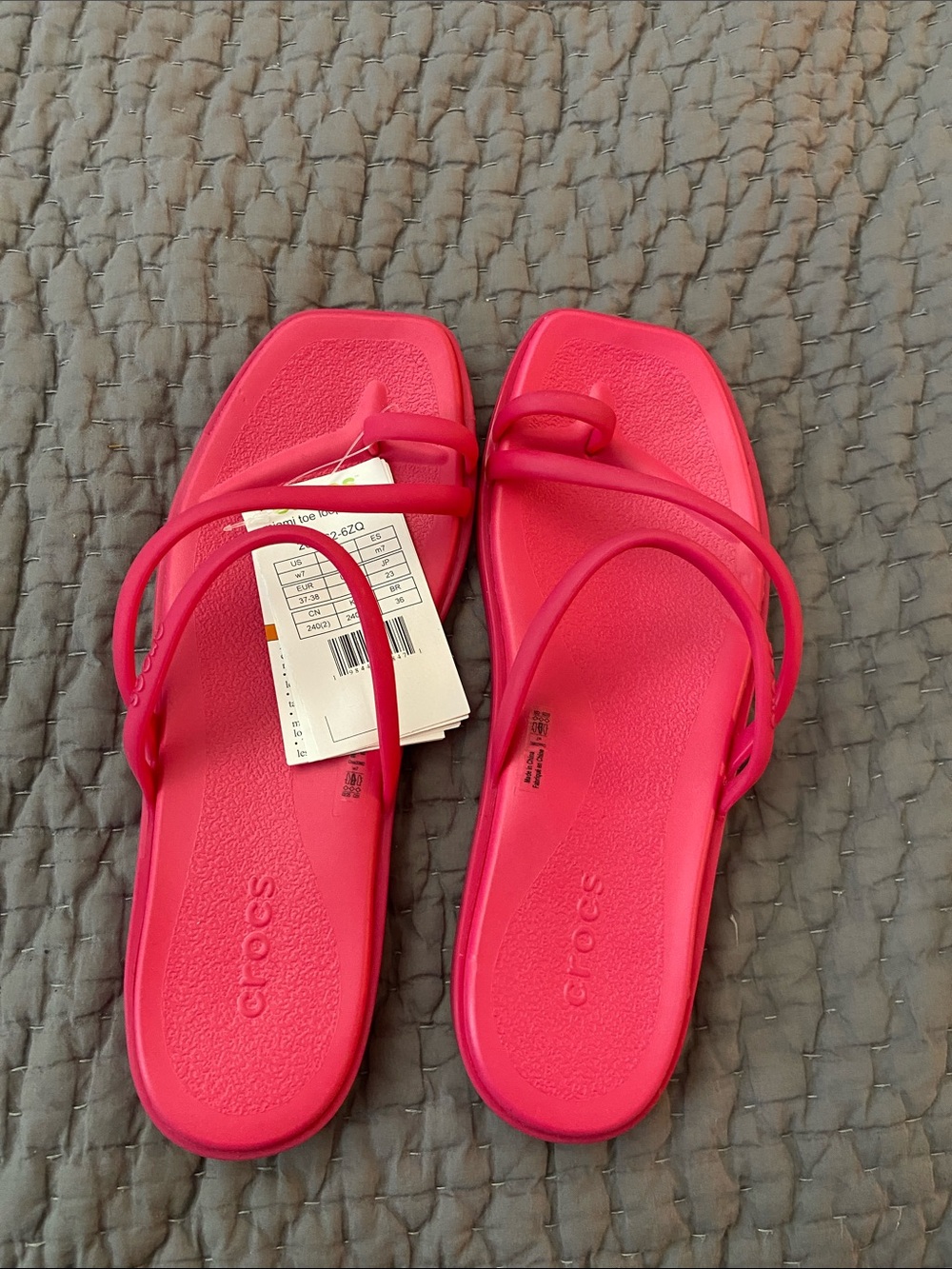 NWT CROCS Women's Neon Pink Strappy Toe-Loop Sandals